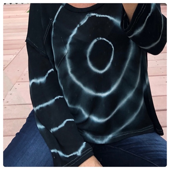LAST3✨NAVY GALAXY SWIRL SWEATER - Picture 4 of 6